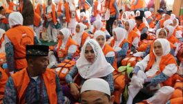 Pare-Pare Lepas 120 Jemaah Calon Haji Kloter 9 Embarkasi Hasanuddin