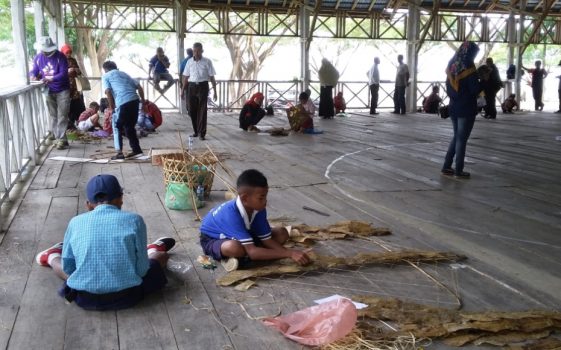 Menyambut HUT RI ke 72 Pelajar SD, SMP Ikut Lomba Buat Layang-Layang