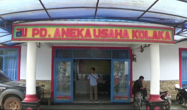 Kantor Perusa Kolaka sepi dari aktifitas yang dikarenakan sudah delapan bulan karyawannya tidak mendapat gaji. FOTO: ASDAR LANTORO