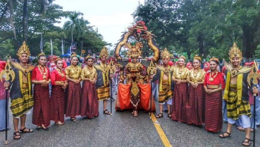 Karnaval Halo Sultra 2019 Baubau Tampilkan Tenun Memukau﻿