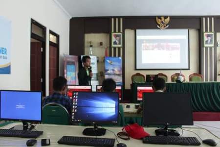 Perpusda Kabupaten Probolinggo Membuka Kelas Website. FOTO : ASL