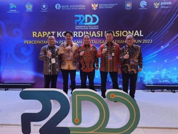 Kendari Memperoleh Penghargaan Kinerja TP2DD Terbaik di Sulawesi