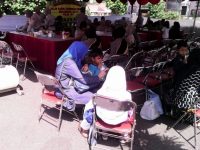 Khitanan massal yang di gelar oleh Polda DIY di hari ulang tahun Bhayangkara ke 71 tahun 2017. FOTO : NADHIR ATTAMIMI