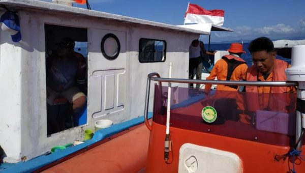 KM Nelayan Alami Mati Mesin, 9 POB Dievakuasi SAR Kendari ﻿