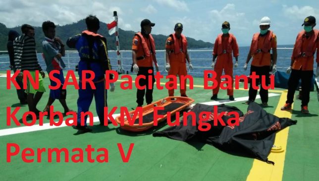 Video, KN SAR Pacitan Bantu Korban KM Fungka Permata V yang Terbakar