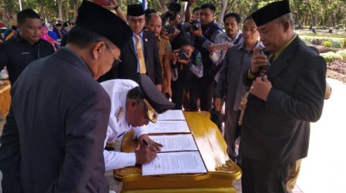 Pj Bupati Konawe Serahkan Jabatan Bupati Kepada Kery