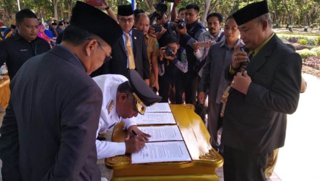 Pj Bupati Konawe Serahkan Jabatan Bupati Kepada Kery