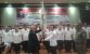 Menyerahkan Bendera Pataka Koni Nasional Kepada Ketua Koni Konsel DR H Arsalim Arifin, SE M. Si Untuk Dikibarkan Pada Seluruh Pelosok Wilayah Konsel. FOTO : MAHIDIN