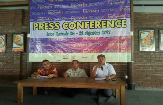 Panitia BEKRAF Creative Labs 2017 saat menggelar Conference Pers FOTO : NADHIR ATTAMIMI