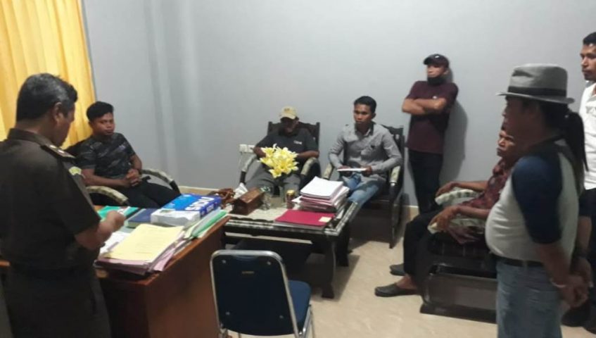 Warga Laporkan Dugaan Korupsi Mantan Kades Karo ke Kejari Muna