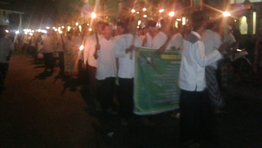 Santri dan Pelajar Antusias Ikuti Pawai Obor Gebyar Muharram