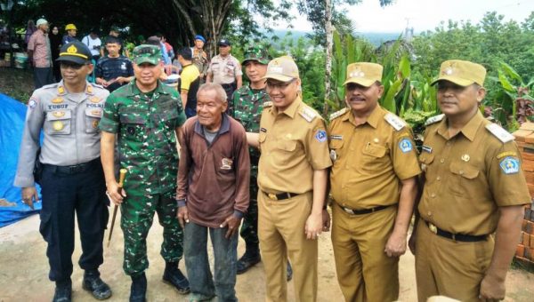 Pembangunan Rumah Kakek La Ngunggu Mulai Dilakukan