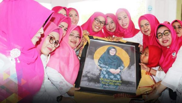 Upacara Peringatan Hari Ibu ke-91 Jajaran Pemkot Kenakan Kebaya
