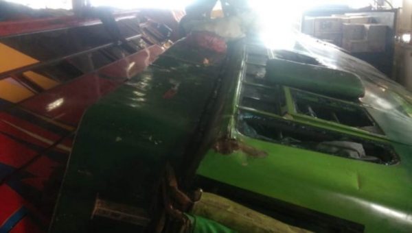 Prakirawan-Stasiun Meteorologi Maritim Kendari, Sulawesi Tenggara (Sultra) mengimbau perahu nelayan, kapal tongkang, kapal ferry, kapal ukuran besar, kapal cargo dan kapal pesiar untuk diperhatikan risiko tinggi terhadap keselamatan pelayaran. Menurut Prakirawan-Stasiun Meteorologi Maritim Kendari, peringatan dini Gelombang 19 Januari 2019 pukul 08.00 &ndash; 20.00 WITA, gelombang dengan tinggi 1.25-2.5 meter diprakirakan terjadi di Perairan Kepulauan Banggai dan Perairan Kepulauan Sula. &ldquo;Harap diperhatikan risiko tinggi terhadap keselamatan pelayaran : Perahu Nelayan (Kecepatan angin lebih dari 15 knot dan tinggi gelombang di atas 1.25 m), Kapal Tongkang (kecepatan angin lebih dari 16 knot dan tinggi gelombang di atas 1.5 m), Kapal Ferry (kecepatan angin lebih dari 21 knot dan tinggi gelombang di atas 2.5 m), Kapal Ukuran Besar seperti Kapal Kargo/Kapal Pesiar (kecepatan angin lebih dari 27 knot dan tinggi gelombang di atas 4.0 m),&rdquo;tulisnya dalam rilis. &ldquo;Dimohon kepada masyarakat yang tinggal dan beraktivitas di pesisir sekitar area yang berpeluang terjadi gelombang tinggi agar tetap selalu waspada,&rdquo;tambahnya.