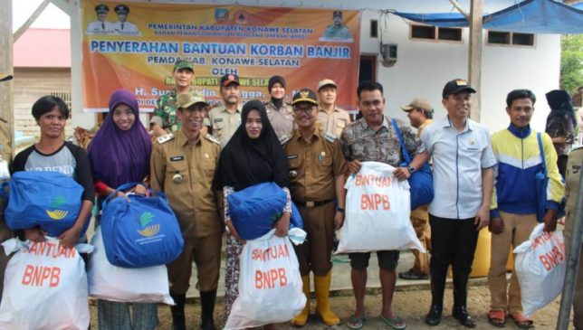 Pemda Konsel Salurkan Bantuan Terdampak Banjir 60 KK di Desa Laikandonga