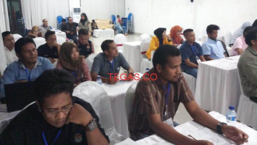 Kordiv Teknis Penyelenggara KPU Sultra Bimtek Tungsura di Wakatobi 
