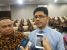Wakil Ketua KPK, La Ode Syarif saat diwawancara usai memberikan kuliah umum di Univesitas Halu Oleo Kendari. FOTO : LM FAISAL