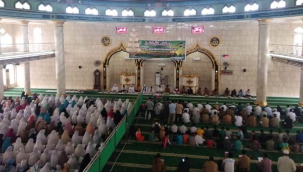 "Tabligh Akbar Isra Mi'Raj, Kepemimpinan &lsquo;Tampil Manis&rsquo; Ingatkan Pemilu yang Gembira"﻿