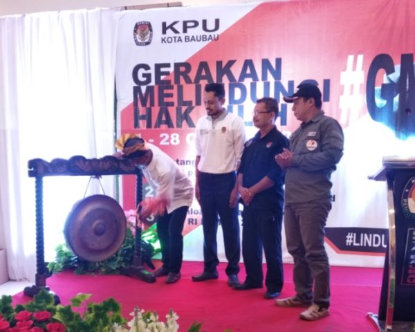 KPU Baubau Gelar Sosialisasi GMHP, Peserta Histeris