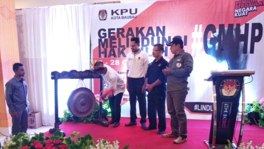 KPU Baubau Gelar Sosialisasi GMHP, Peserta Histeris