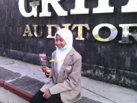 Kamila Putri Hafizah, tercatat sebagai Mahasiswi termuda yang diterima oleh Universitas Gadjah Mada (UGM). FOTO : NADHIR ATTAMIMI