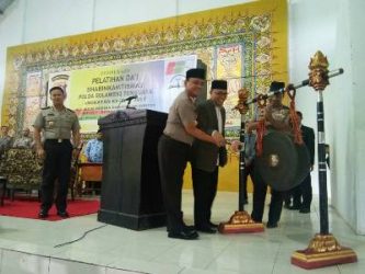 Kapolda Buka Pelatihan Da&rsquo;i Bhabinkamtibmas Di Gontor Pudahoa
