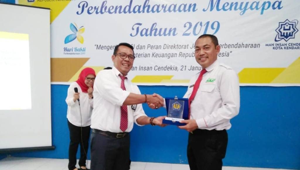 Kanwil Ditjen Perbendaharaan Sultra Sambangi MAN IC