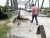 Awa. jembatan ini berlobang, bisa membahayakan pengendara. FOTO : MAN