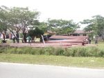 Ratusan batang tiang besi sudah di distribusikan ke Kantor PLN Rayon Singkil. FOTO : MAN
