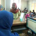 Pelayanan perekaman E-KTP di kantor Duklcapil kabupaten Jepara masih terus berlangsung meski belum ada Blangko dari Kemendagri. FOTO : DEDY SETYAWAN