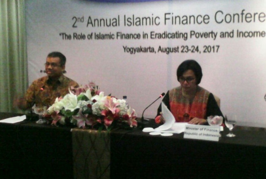 Menteri Keuangan RI Sry Muliani saat memimpin Rapat di yogyakarta. FOTO : NADHIR ATTAMIMI