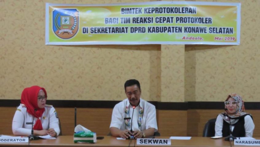 PNS Sekretariat DPRD Konsel Gelar Bimtek Bersama Tim Reaksi Cepat Protokoler