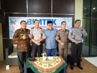 Panitia pelaksana Mlkau bareng (jalan santai-red) bersama Bupati Probolinggo melakukan pertemuan dengan Polres probolinggo. FOTO : ASL