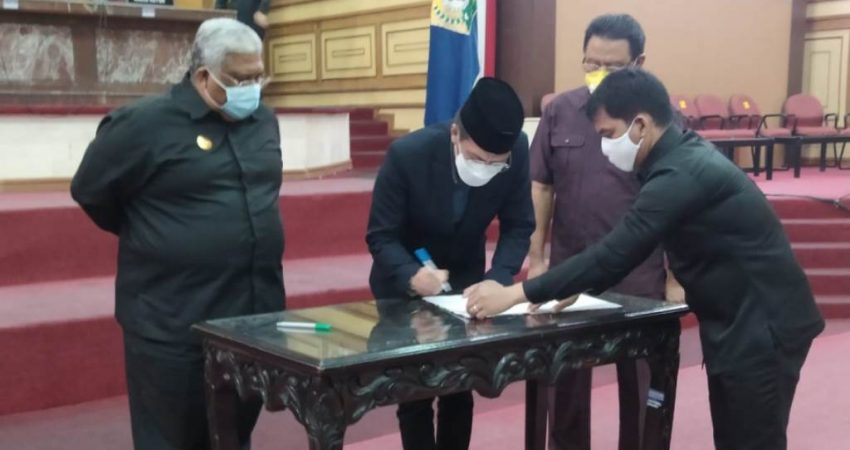 Gubernur dan DPRD Sultra Tetapkan APBD 2021