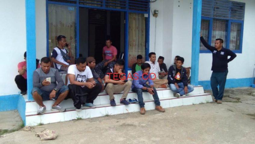 Mahasiswa Duduki Syahbandar Molawe Konawe Utara ﻿