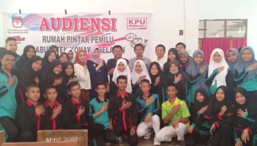 KPU Konsel Edukasi Pelajar Pentingnya Pemilu dan Demokrasi
