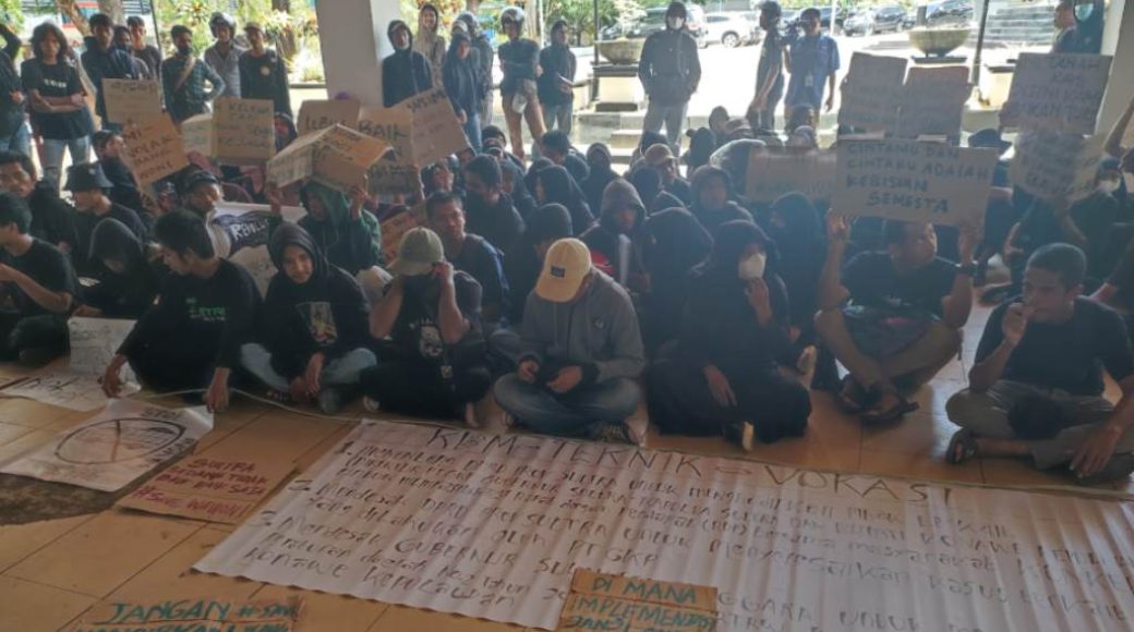Aksi Damai Demo PT GKP di DPRD Sultra, ini Tuntutan Mahasiswa Fisip UHO Kendari