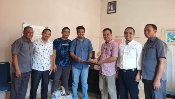 Jelang Pilbup, JaDI Konsel Serahkan Berkas Pemantau ke KPU dan Bawaslu