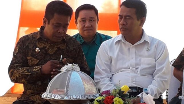 Wabup Butur Menanti Janji Ali Mazi-Lukman Perbaiki Jalan Rusak