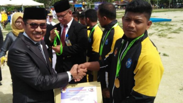 Muh Ilyas Abibu Saya Banyak Kenal Teman﻿