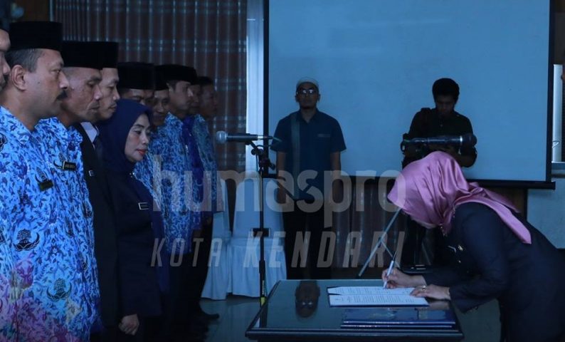 Tingkatkan Kinerja Pejabat, Pemkot Kendari Mutasi Ratusan ASN