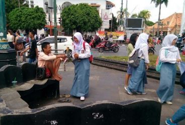 Rayakan Kelulusan, Pelajar DIY Berbagi Ribuan Makanan