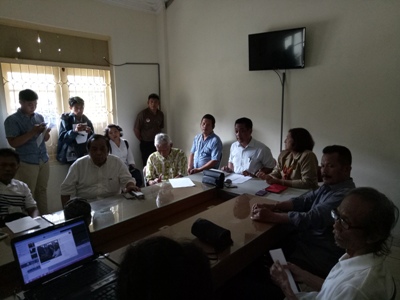 Kepatihan Gubernur DIY bersama awak media dan instansi terkait. FOTO : NADHIR