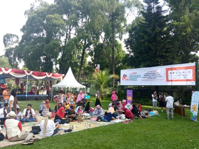Festival Publik Pesta Pendidikan Gelar Piknik Bersama keluarga dan Komunitas. FOTO : NADHIR
