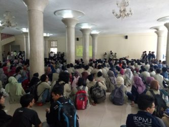 mengatasnamakan Aliansi Solidaritas Mahasiswa Universitas Gajah Mada Yogyakarta melakukan aksi di Balairung UGM, Sleman. FOTO : NADHIR