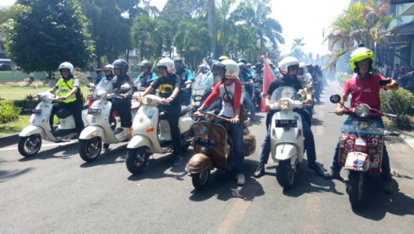 Ribuan Grebeg Vespa Padati Gedung Balkot Yogyakarta