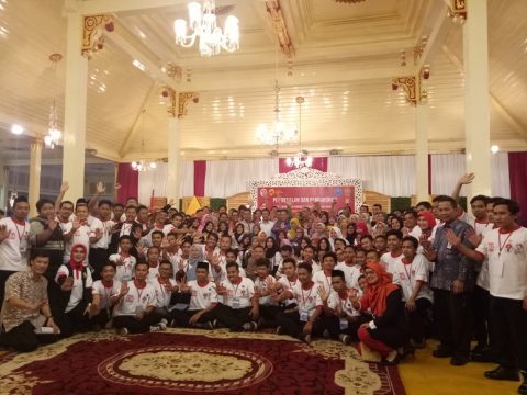 perngukuhan 200 Kader Inti Pemuda Anti-Narkoba yang dihadiri menteri pemuda Olahraga Imam Nahrawi, Jum'at (21/7/2017). FOTO : NADHIR ATTAMIMI