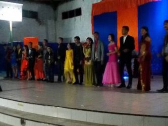 Peserta Kontes Dangdut yang di gelar di GOR Atula Kecamatan ladongi, Kolaka Timur. FOTO : NIKEN