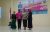 Dra. Hj Tina Aswawati Hasan di dampingi Wakil bupati Koltim Hj Andi Merya Nur bersama Kepala BPOM Sultra foto bersama usai menggelar sosialisasi di Kalaka Timur. FOTO : NIKEN