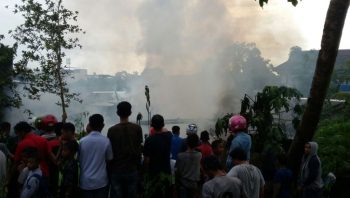 Meski Kendari Diguyur Hujan, Si Jago Merah Ludeskan Rumah Indekos